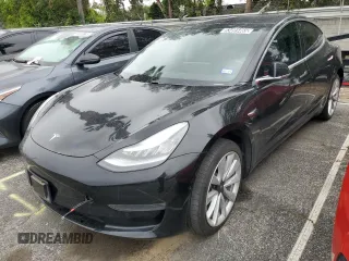 2020 Tesla Model 3 Standard Range Plus z VIN 5YJ3E1EA7LF614006, wystawiony jako Copart lot #53491465 z przebiegiem 51 170 mil mil oraz Tytuł czysty. Historia ofert i sprzedaży dostępna na DreamBid. Obrazek 1.