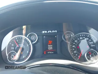 2023 Ram 2500 Big Horn z VIN 3C6UR5DL1PG654074, wystawiony jako IAAI lot #42255020 z przebiegiem 67 732 mil mil oraz . Historia ofert i sprzedaży dostępna na DreamBid. Obrazek 7.