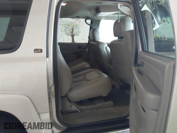 2005 Chevrolet Suburban Z71 z VIN 3GNFK16Z25G201120, wystawiony jako IAAI lot #42402550 z przebiegiem 214 095 mil mil oraz . Historia ofert i sprzedaży dostępna na DreamBid. Obrazek 8.