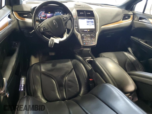 2019 Lincoln MKC Reserve с VIN 5LMCJ3D95KUL52225, выставлен на аукционе Copart как лот 54024095 с пробегом 52 231 миль миль и Списание • Salvage title. История ставок и продаж доступна на DreamBid. Изображение 8.