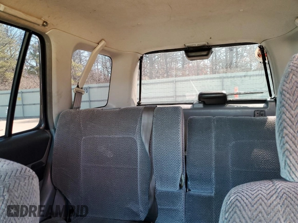 1997 Honda CR-V z VIN JHLRD1853VC063765, wystawiony jako Copart lot #53443435 z przebiegiem 226 898 mil mil oraz Szkoda całkowita • Salvage title. Historia ofert i sprzedaży dostępna na DreamBid. Obrazek 10.