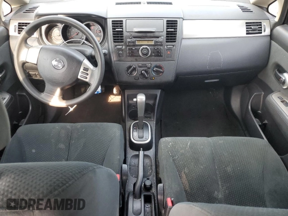 2011 Nissan Versa S z VIN 3N1BC1CP4BL509998, wystawiony jako Copart lot #58521975 z przebiegiem 118 689 mil mil oraz Szkoda całkowita • Salvage title. Historia ofert i sprzedaży dostępna na DreamBid. Obrazek 8.