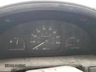 1993 Geo Metro z VIN 2C1MR2469P6741540, wystawiony jako Copart lot #86324854 z przebiegiem 370 099 mil mil oraz Szkody całkowita. Historia ofert i sprzedaży dostępna na DreamBid. Obrazek 9.
