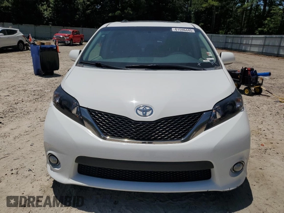2014 Toyota Sienna SE with VIN 5TDXK3DC4ES501542, listed as a Copart auction lot 61596445 with 204,164 mi miles and Clean title. Bid and sale history available at DreamBid. Image 5.