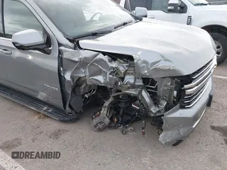 2023 Chevrolet Tahoe LT z VIN 1GNSKNKD5PR186843, wystawiony jako IAAI lot #41288404 z przebiegiem 38 690 mil mil oraz . Historia ofert i sprzedaży dostępna na DreamBid. Obrazek 6.