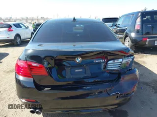 2015 BMW 5 Series 528i z VIN WBA5A5C57FD515826, wystawiony jako IAAI lot #42232062 z przebiegiem 80 641 mil mil oraz . Historia ofert i sprzedaży dostępna na DreamBid. Obrazek 16.