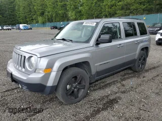 2015 Jeep Patriot Altitude z VIN 1C4NJRBB3FD426238, wystawiony jako Copart lot #58094965 z przebiegiem 107 969 mil mil oraz Szkoda całkowita • Salvage title. Historia ofert i sprzedaży dostępna na DreamBid. Obrazek 1.