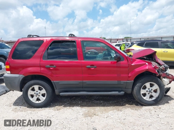 2005 Ford Escape XLT с VIN 1FMYU93175DA16398, выставлен на аукционе IAAI как лот 42544348 с пробегом 114 065 миль миль и . История ставок и продаж доступна на DreamBid. Изображение 14.