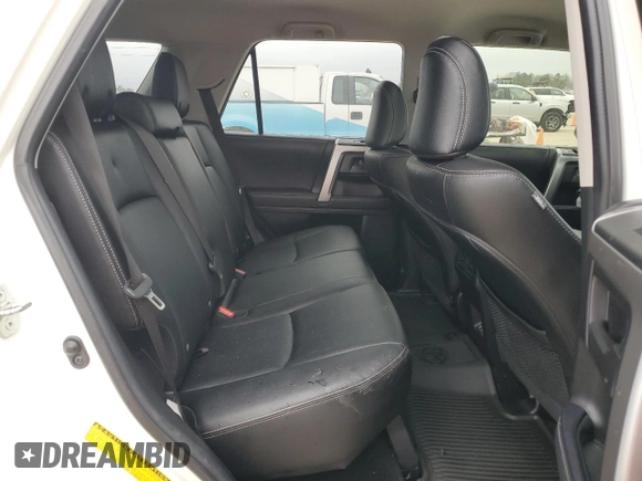 2022 Toyota 4Runner TRD Sport with VIN JTEAU5JR8N5275849, listed as a Copart auction lot 44890675 with 32,585 mi miles and Clean title. Bid and sale history available at DreamBid. Image 11.