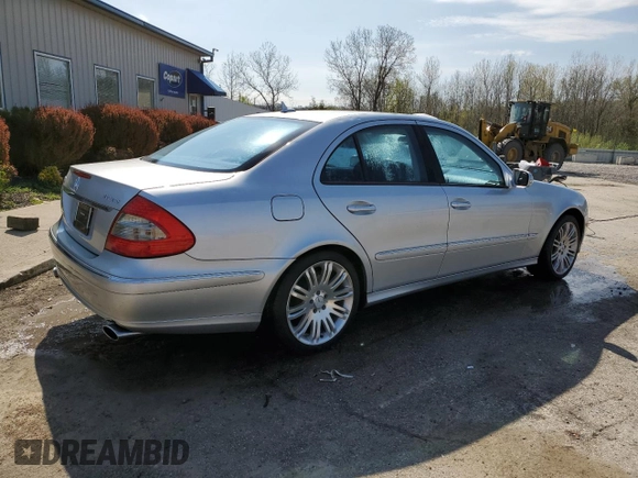 2008 Mercedes-Benz E 350 Luxury z VIN WDBUF87X08B205611, wystawiony jako Copart lot #52583385 z przebiegiem 158 270 mil mil oraz Nie do naprawy • Non repairable. Historia ofert i sprzedaży dostępna na DreamBid. Obrazek 3.