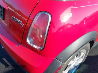 2006 MINI Hardtop S with VIN WMWRE33586TJ34762, listed as a IAAI auction lot 42255599 with 112,664 mi miles and . Bid and sale history available at DreamBid. Image 15.