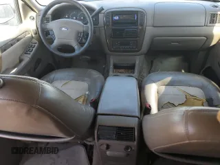 2004 Ford Explorer Eddie Bauer z VIN 1FMZU64K74UA99078, wystawiony jako Copart lot #83795014 z przebiegiem 199 788 mil mil oraz Czysty tytuł • Clean title. Historia ofert i sprzedaży dostępna na DreamBid. Obrazek 8.