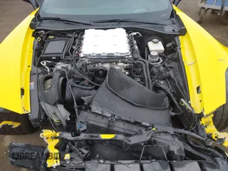 2015 Chevrolet Corvette Z06 3LZ z VIN 1G1YU2D67F5603369, wystawiony jako IAAI lot #42193440 z przebiegiem 17 618 mil mil oraz . Historia ofert i sprzedaży dostępna na DreamBid. Obrazek 10.