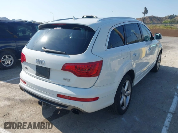 2014 Audi Q7 S line Prestige with VIN WA1DGAFE2ED010013, listed as a IAAI auction lot 42454744 with Not provided miles and . Bid and sale history available at DreamBid. Image 4.
