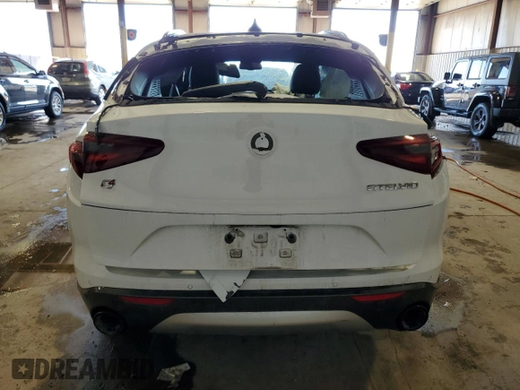 2023 Alfa Romeo Stelvio Ti z VIN ZASPAKBN4P7D57870, wystawiony jako Copart lot #46588385 z przebiegiem Nie podano mil oraz Szkoda całkowita • Salvage title. Historia ofert i sprzedaży dostępna na DreamBid. Obrazek 6.