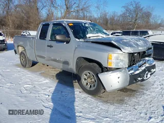 2010 Chevrolet Silverado 1500 LS with VIN 1GCSCREA8AZ275862, listed as a IAAI auction lot 41621090 with 280,598 mi miles. Bid and sale history available at carsss.com. Image 1.