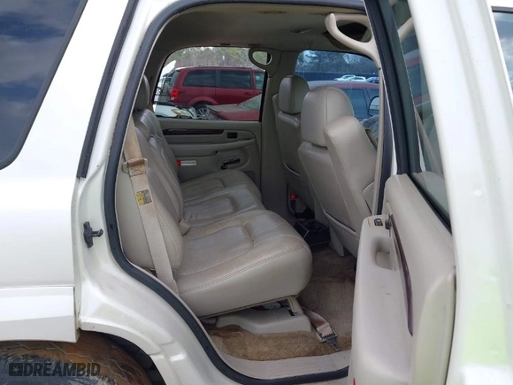 2002 Cadillac Escalade with VIN 1GYEK63N62R157941, listed as a IAAI auction lot 41514656 with 273,731 mi miles. Bid and sale history available at carsss.com. Image 8.