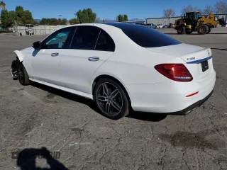 2019 Mercedes-Benz E-Class E 300 with VIN WDDZF4JB7KA605701, listed as a Copart auction lot 38572993 with 60,909 mi miles. Bid and sale history available at carsss.com. Image 2.