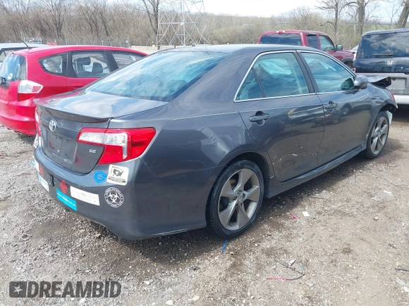 2014 Toyota Camry L with VIN 4T1BF1FK1EU370455, listed as a IAAI auction lot 41887561 with 203,798 mi miles. Bid and sale history available at carsss.com. Image 4.