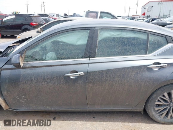 2023 Nissan Altima SV z VIN 1N4BL4DV3PN317528, wystawiony jako IAAI lot #42130756 z przebiegiem 73 037 mil mil oraz . Historia ofert i sprzedaży dostępna na DreamBid. Obrazek 14.