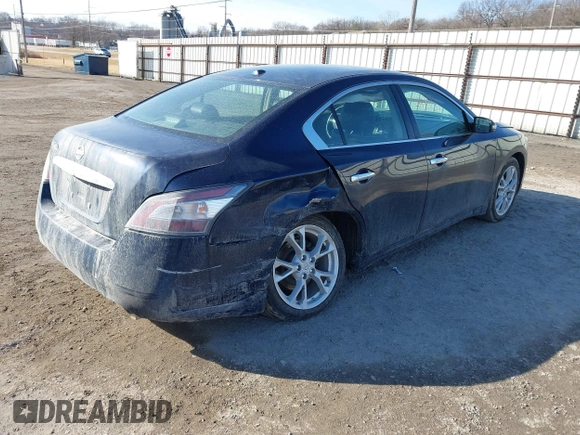 2014 Nissan Maxima SV z VIN 1N4AA5AP7EC460794, wystawiony jako IAAI lot #41493155 z przebiegiem 134 179 mil mil oraz . Historia ofert i sprzedaży dostępna na DreamBid. Obrazek 4.