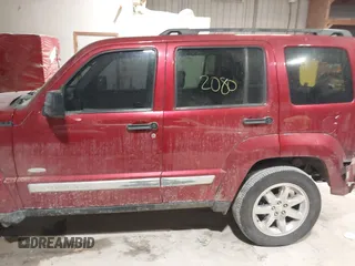 2012 Jeep Liberty Sport Latitude z VIN 1C4PJLAK1CW166591, wystawiony jako IAAI lot #41532080 z przebiegiem 202 386 mil mil oraz . Historia ofert i sprzedaży dostępna na DreamBid. Obrazek 14.