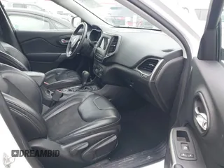 2020 Jeep Cherokee Latitude Plus with VIN 1C4PJLLB3LD543821, listed as a IAAI auction lot 41290132 with 130,137 mi miles. Bid and sale history available at carsss.com. Image 5.
