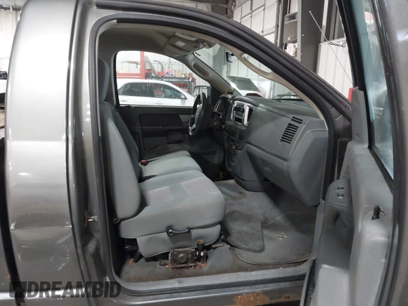 2007 Dodge Ram 2500 ST with VIN 3D7KS26D17G821158, listed as a IAAI auction lot 41595670 with 128,976 mi miles. Bid and sale history available at carsss.com. Image 5.