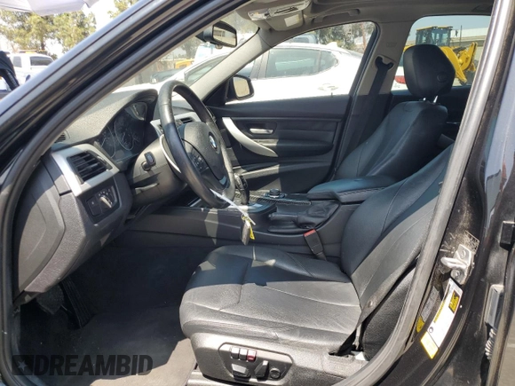 2013 BMW 3 Series 328i с VIN WBA3C1G52DNR46036, выставлен на аукционе Copart как лот 59885695 с пробегом 131 191 миль миль и Списание • Salvage title. История ставок и продаж доступна на DreamBid. Изображение 7.
