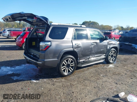 2018 Toyota 4Runner SR5 with VIN JTEBU5JR7J5543336, listed as a IAAI auction lot 41028397 with 157,997 mi miles and . Bid and sale history available at carsss.com. Image 4.