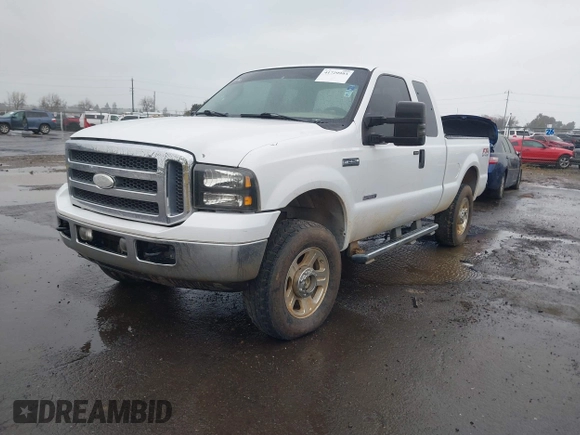 2007 Ford F-250 XL z VIN 1FTSX21P17EA71376, wystawiony jako IAAI lot #41729993 z przebiegiem 262 396 mil mil oraz . Historia ofert i sprzedaży dostępna na DreamBid. Obrazek 17.