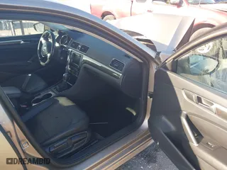 2016 Volkswagen Passat 1.8T SE w/Technology with VIN 1VWBS7A38GC018059, listed as a IAAI auction lot 41684959 with 44,850 mi miles. Bid and sale history available at carsss.com. Image 5.