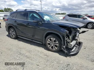 2022 Toyota Highlander XLE z VIN 5TDHZRBH0NS202972, wystawiony jako Copart lot #56211025 z przebiegiem 29 021 mil mil oraz Szkoda całkowita • Salvage title. Historia ofert i sprzedaży dostępna na DreamBid. Obrazek 4.
