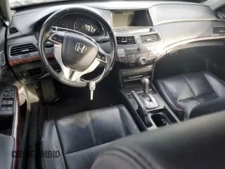 2010 Honda Crosstour EX-L z VIN 5J6TF1H52AL013750, wystawiony jako Copart lot #84113394 z przebiegiem 149 348 mil mil oraz Szkoda całkowita • Salvage title. Historia ofert i sprzedaży dostępna na DreamBid. Obrazek 8.