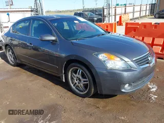 2009 Nissan Altima 2.5 with VIN 1N4AL21E99N541751, listed as a IAAI auction lot 41996070 with 183,596 mi miles. Bid and sale history available at carsss.com. Image 1.