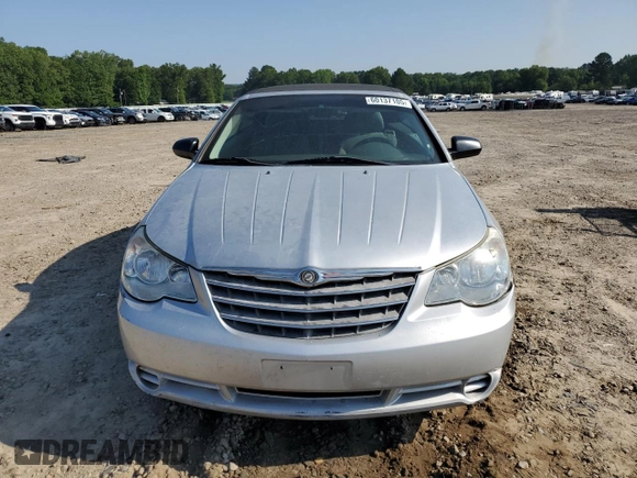 2008 Chrysler Sebring LX z VIN 1C3LC45K28N188707, wystawiony jako Copart lot #60137105 z przebiegiem 245 175 mil mil oraz Szkoda całkowita • Salvage title. Historia ofert i sprzedaży dostępna na DreamBid. Obrazek 5.