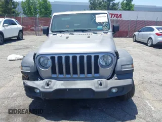 2020 Jeep Wrangler Unlimited Sport S с VIN 1C4HJXDN3LW268895, выставлен на аукционе IAAI как лот 42555660 с пробегом 60 962 миль миль и . История ставок и продаж доступна на DreamBid. Изображение 6.