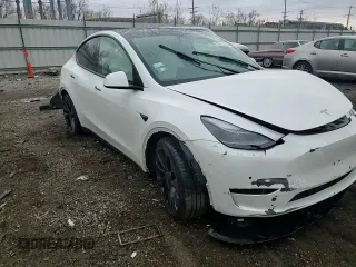 2022 Tesla Model Y Performance with VIN 7SAYGDEF1NF403693, listed as a Copart auction lot 53575845 with 34,302 mi miles and Salvage title. Bid and sale history available at DreamBid. Image 10.