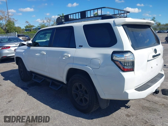 2021 Toyota 4Runner SR5 с VIN JTEEU5JR7M5249971, выставлен на аукционе IAAI как лот 40915613 с пробегом 41 547 миль миль и . История ставок и продаж доступна на DreamBid. Изображение 3.