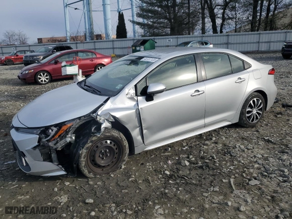2020 Toyota Corolla LE with VIN JTDEPRAE5LJ090518, listed as a Copart auction lot 48414155 with 82,202 mi miles and Salvage Title. Bid and sale history available at carsss.com. Image 1.