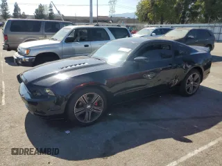 2013 Ford Mustang V6 with VIN 1ZVBP8AM8D5206550, listed as a Copart auction lot 59400935 with 157,747 mi miles and Salvage title. Bid and sale history available at DreamBid. Image 1.