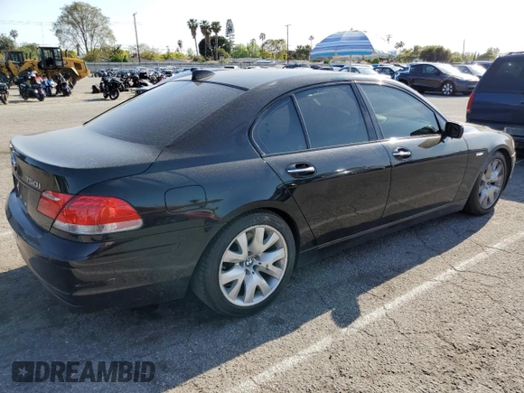 2007 BMW 7 Series 750i z VIN WBAHL83567DT09276, wystawiony jako Copart lot #51868895 z przebiegiem 150 744 mil mil oraz Czysty tytuł • Clean title. Historia ofert i sprzedaży dostępna na DreamBid. Obrazek 3.