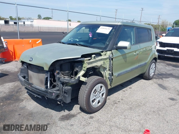2013 Kia Soul with VIN KNDJT2A51D7541976, listed as a IAAI auction lot 41891679 with 83,155 mi miles. Bid and sale history available at carsss.com. Image 2.