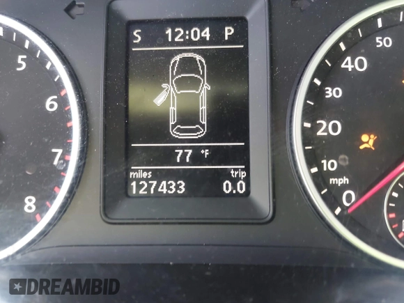 2010 Volkswagen Tiguan S z VIN WVGAV7AX3AW001762, wystawiony jako IAAI lot #42572895 z przebiegiem 127 433 mil mil oraz . Historia ofert i sprzedaży dostępna na DreamBid. Obrazek 16.