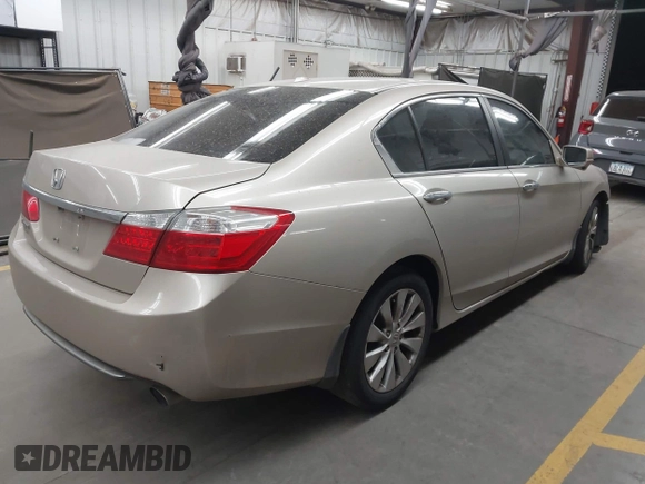 2013 Honda Accord Sdn EX-L with VIN 1HGCR2F84DA093540, listed as a IAAI auction lot 41933156 with 63,100 mi miles. Bid and sale history available at carsss.com. Image 4.