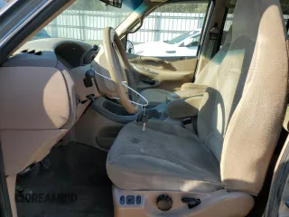 1999 Ford Expedition XLT z VIN 1FMPU18L5XLB14460, wystawiony jako Copart lot #50680605 z przebiegiem Nie podano mil oraz Szkoda całkowita • Salvage title. Historia ofert i sprzedaży dostępna na DreamBid. Obrazek 7.