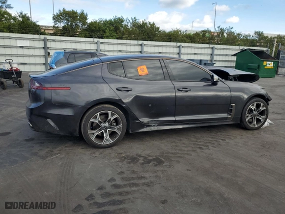 2020 Kia Stinger GT-Line with VIN KNAE15LA1L6072408, listed as a Copart auction lot 83804314 with 0 mi miles and Non Repairable. Bid and sale history available at carsss.com. Image 3.
