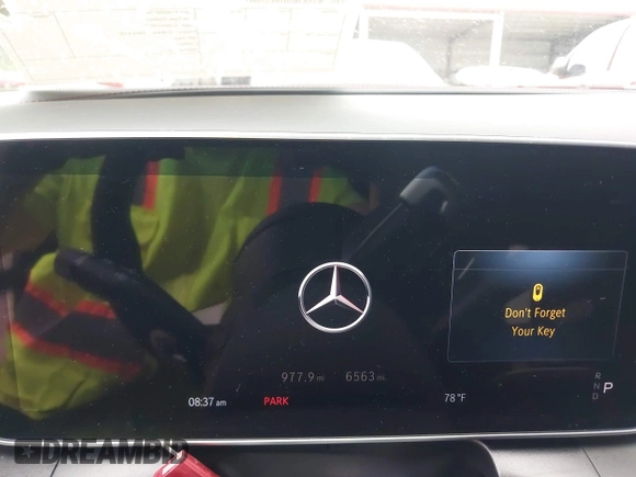 2024 Mercedes-Benz GLC with VIN W1NKJ8HB1RF225993, listed as a IAAI auction lot 41932121 with 6,563 mi miles. Bid and sale history available at carsss.com. Image 7.