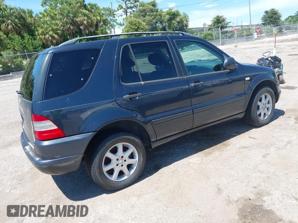 2000 Mercedes-Benz M 320/430/500 с VIN 4JGAB72EXYA207755, выставлен на аукционе IAAI как лот 42709656 с пробегом 203 355 миль миль и . История ставок и продаж доступна на DreamBid. Изображение 4.