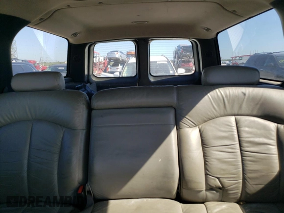 2001 Chevrolet Suburban LT with VIN 3GNEC16T31G174749, listed as a Copart auction lot 77304144 with 289,307 mi miles and Salvage Title. Bid and sale history available at carsss.com. Image 10.